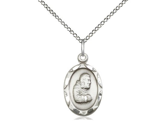 St Pio of Pietrelcina Sterling Silver Pendanton a 18 inch Sterling Silver Light Curb Chain.